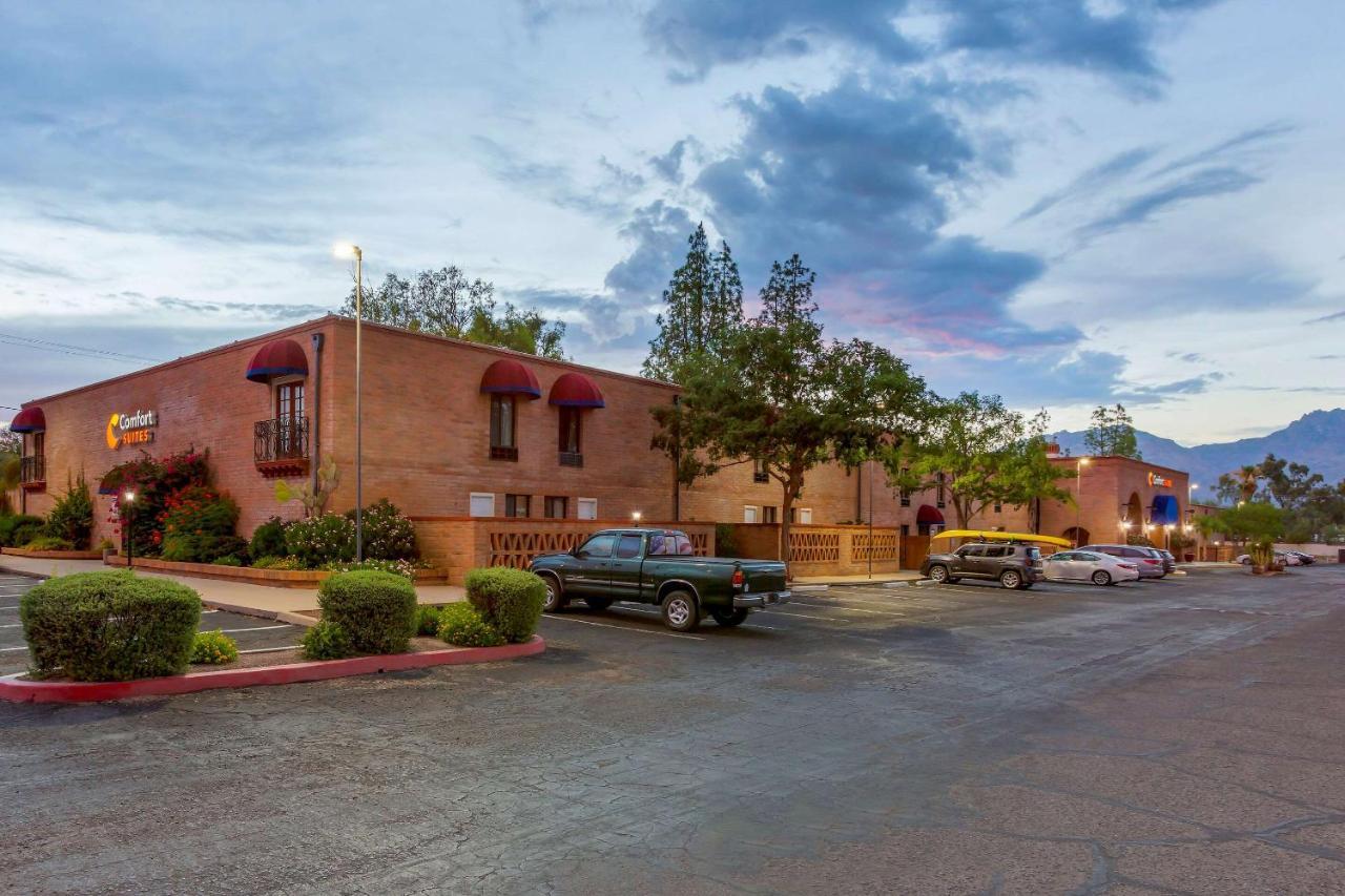 Comfort Suites At Sabino Canyon Tucson Exterior photo